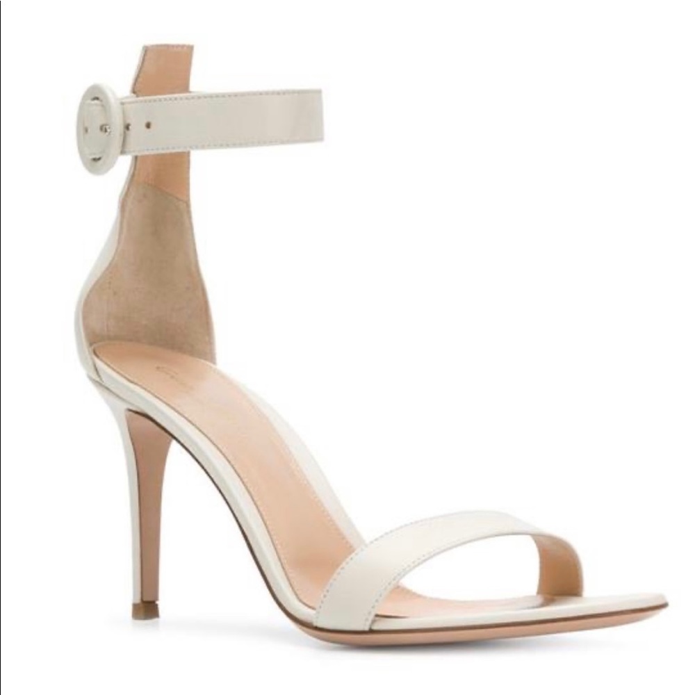 Gianvito Rossi Portofino heels in off white 38.5